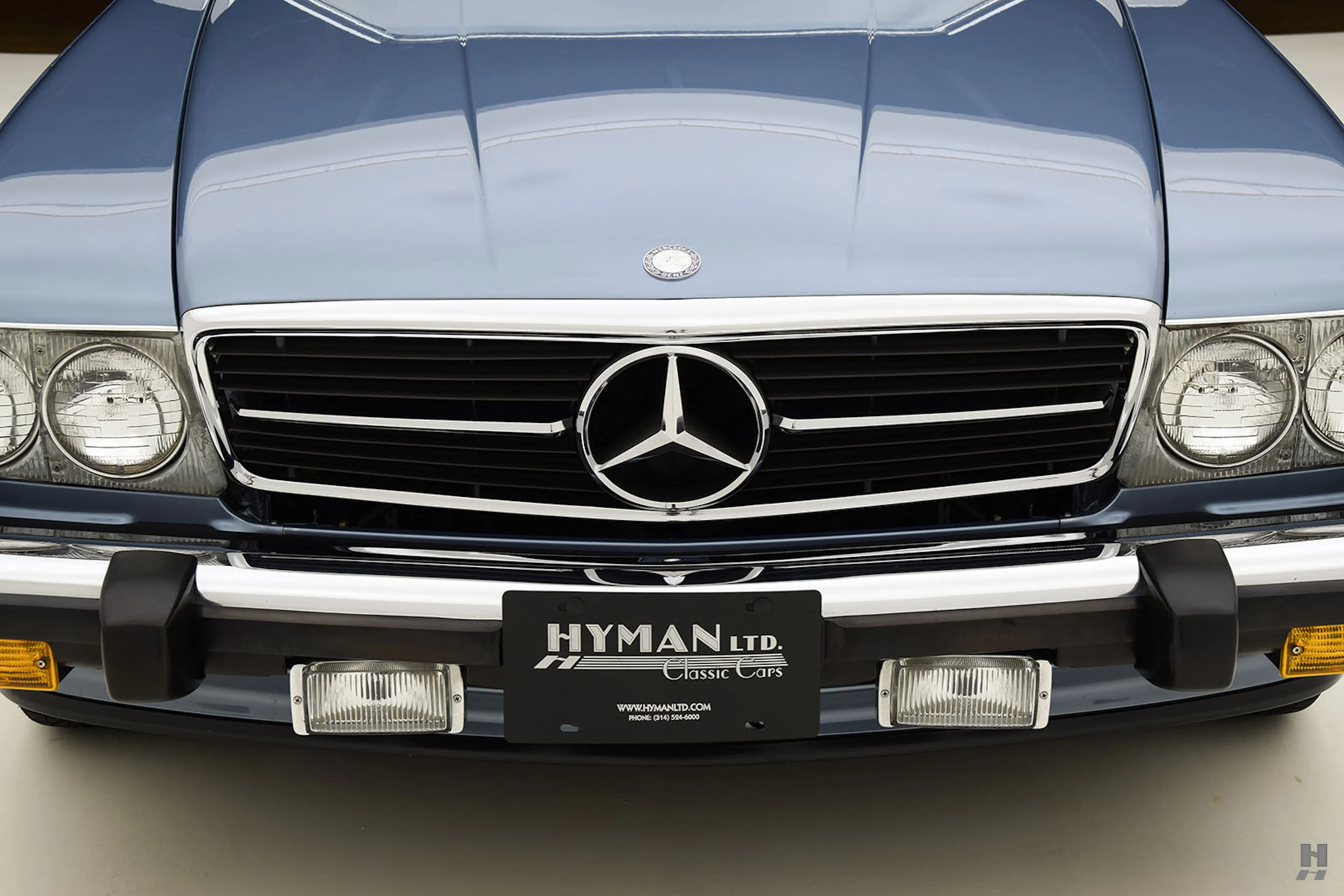 1987 Mercedes-Benz 560SL 2dr Roadster Courtesy of Hyman Ltd.
