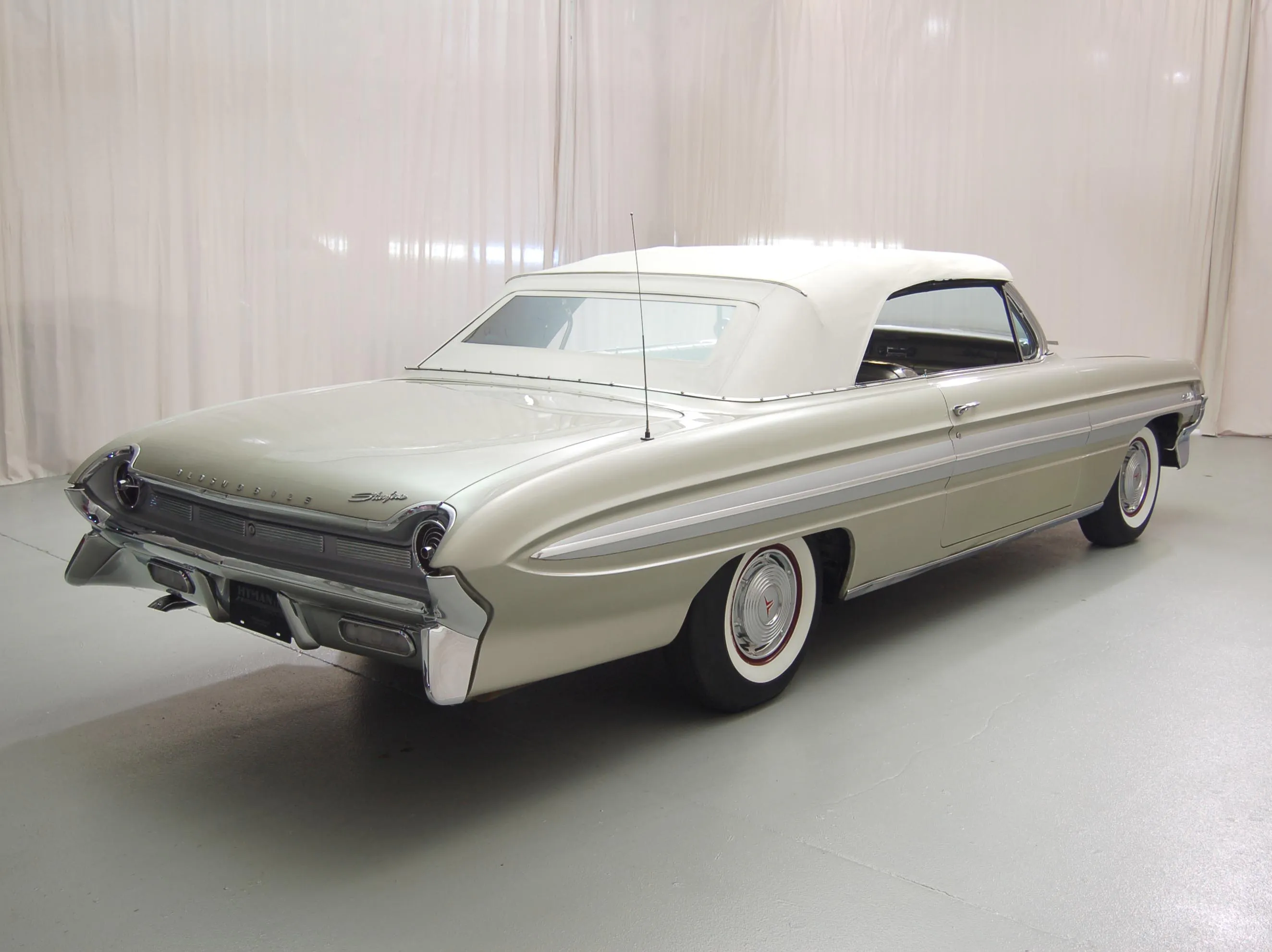 1961 Oldsmobile Super 88 Starfire Convertible