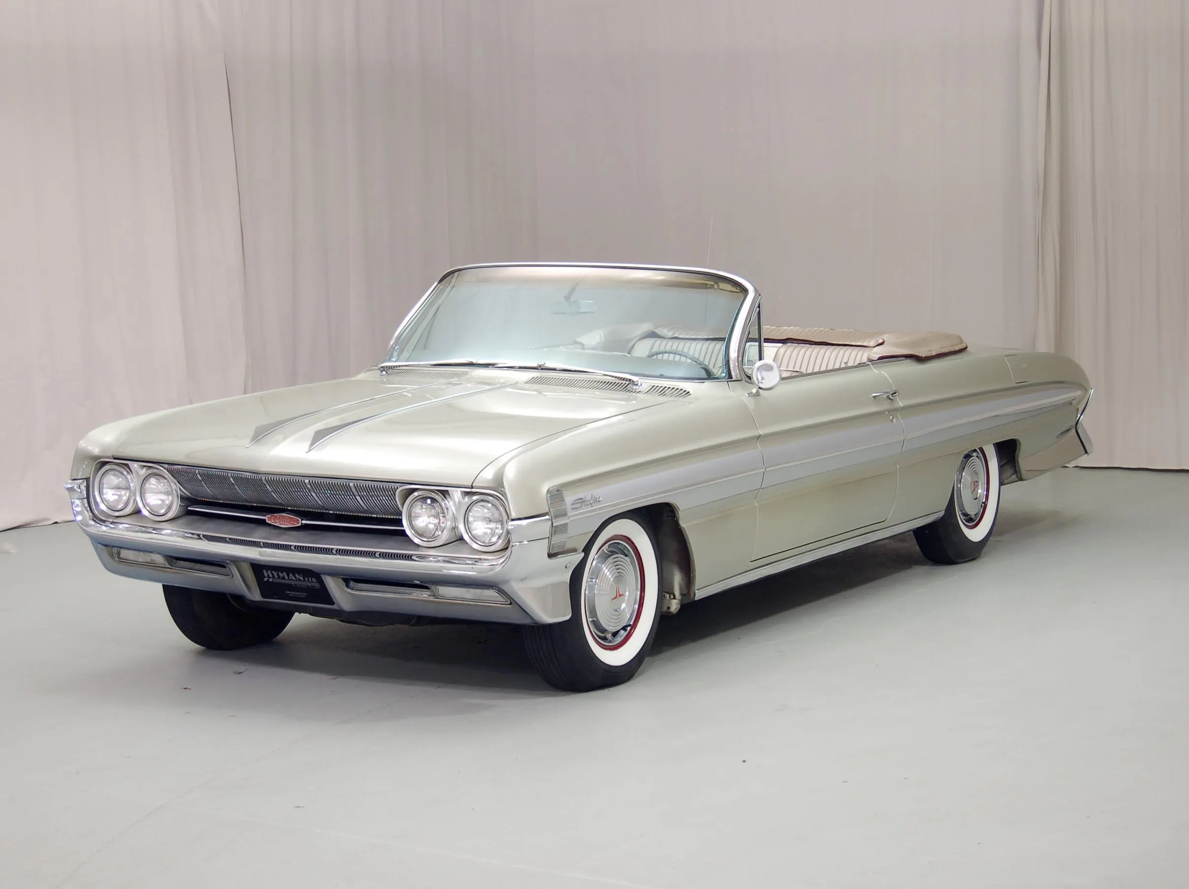 1961 Oldsmobile Super 88 Starfire Convertible