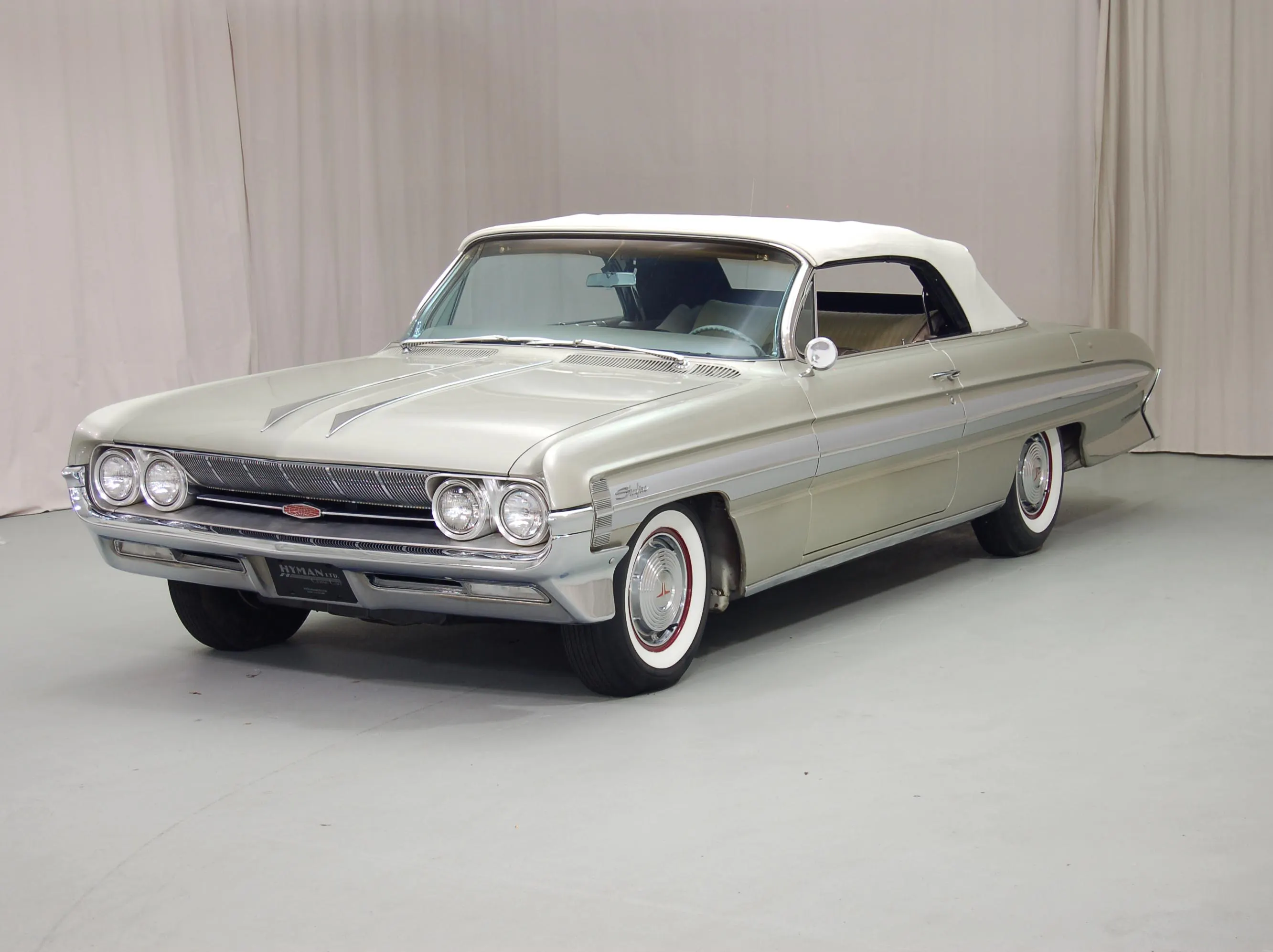 1961 Oldsmobile Super 88 Starfire Convertible