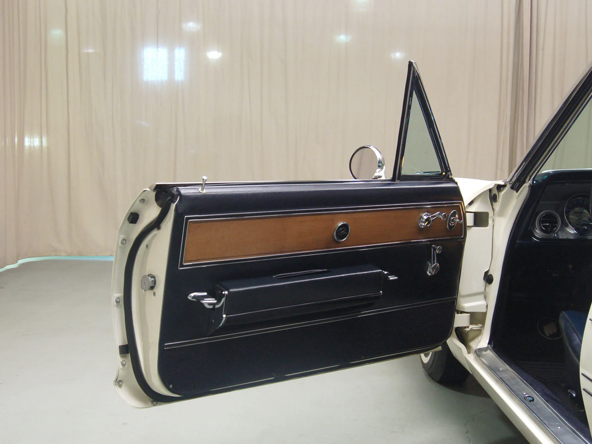 1963 Buick Riviera Base
