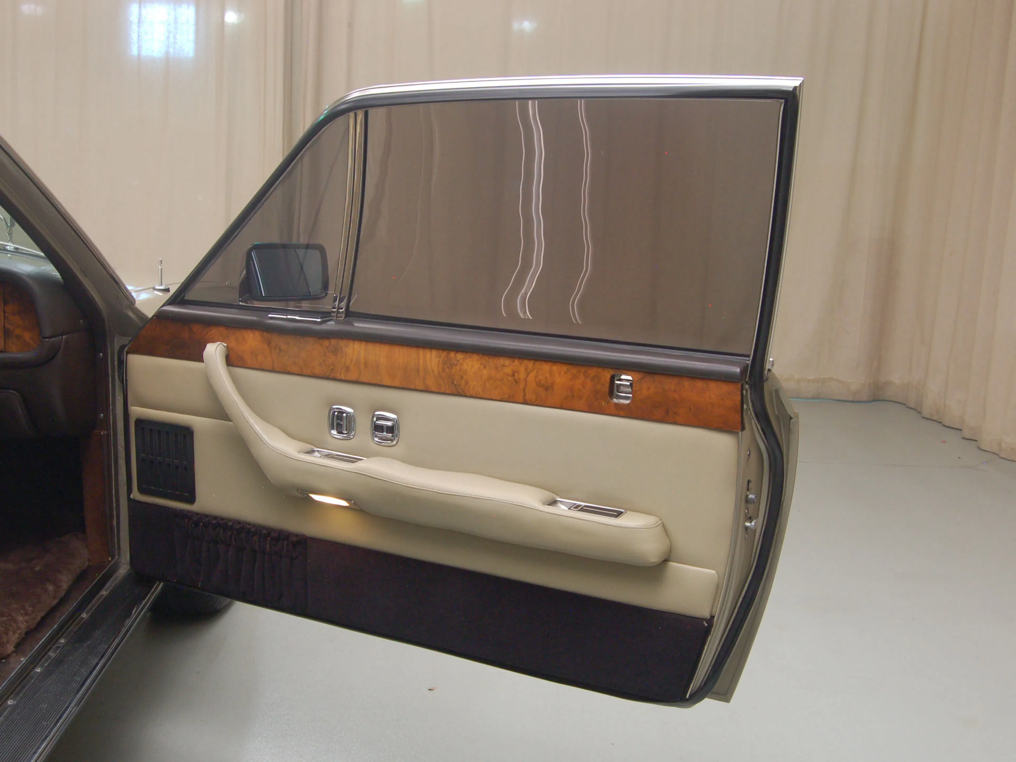 1980 Rolls-Royce Camargue Base