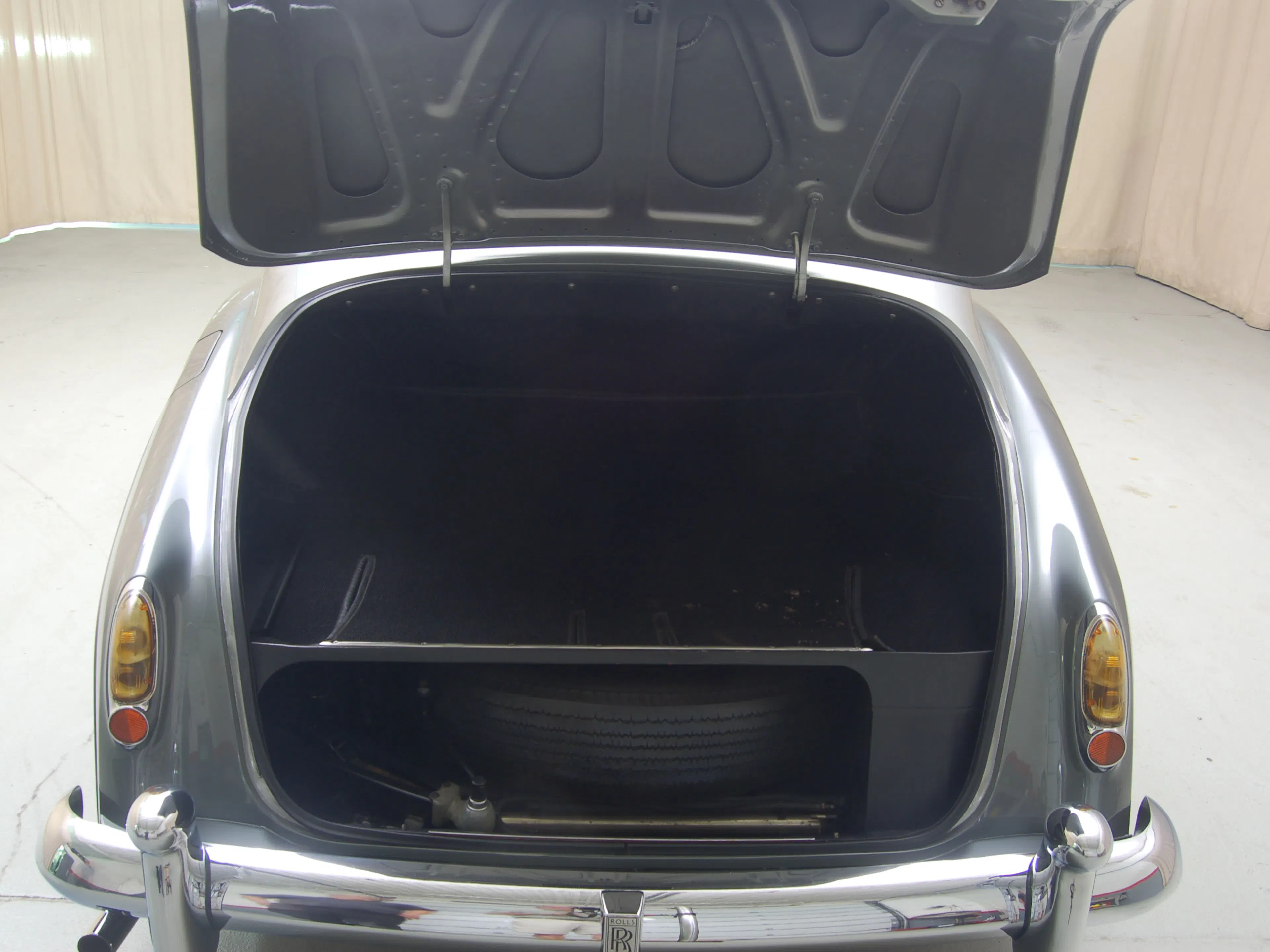 1957 Rolls-Royce Silver Cloud I 4dr Sedan Courtesy of Hyman Ltd.