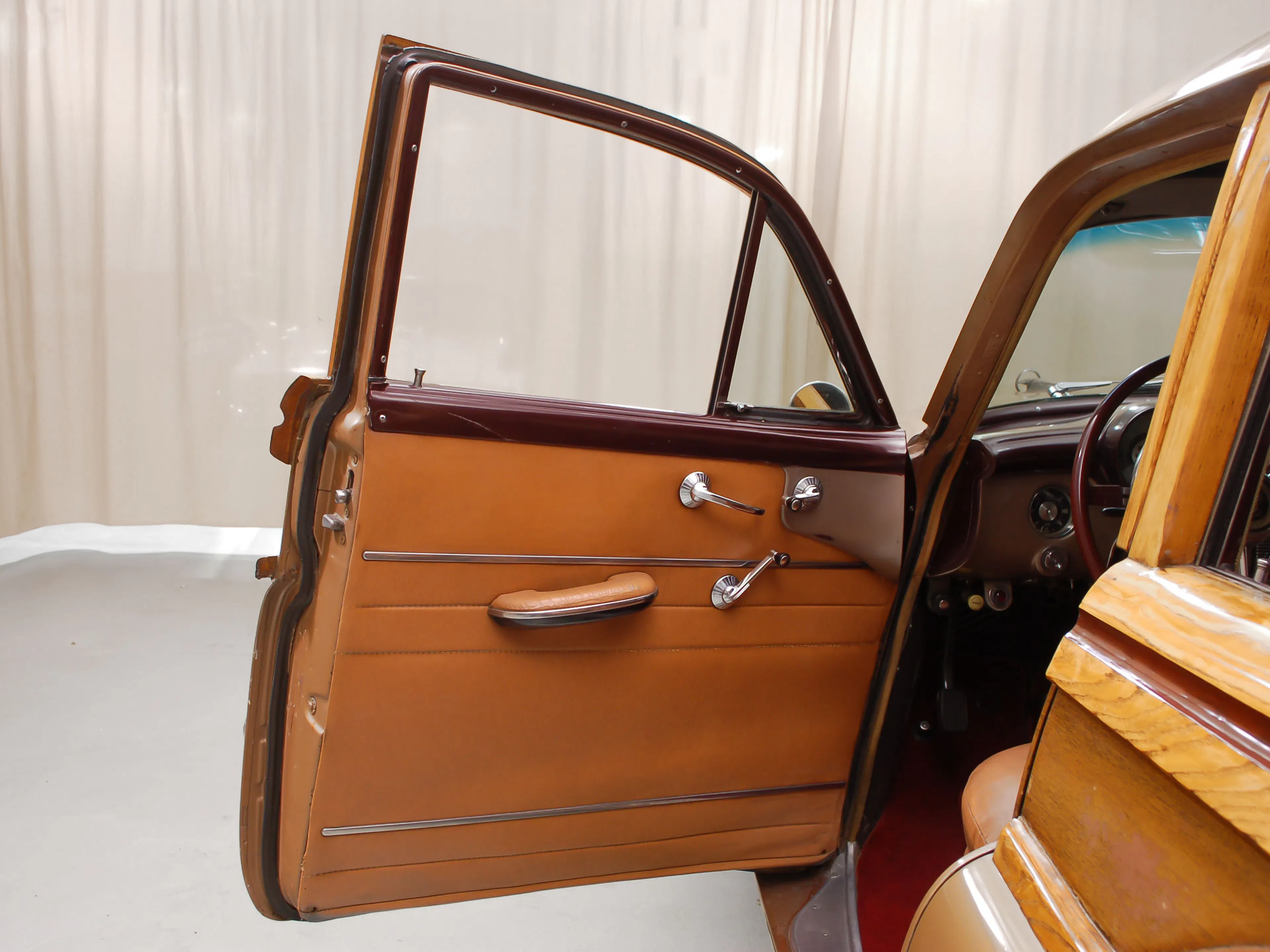 1952 Buick Roadmaster Model 79R 4dr Estate Wagon Courtesy of Hyman Ltd.
