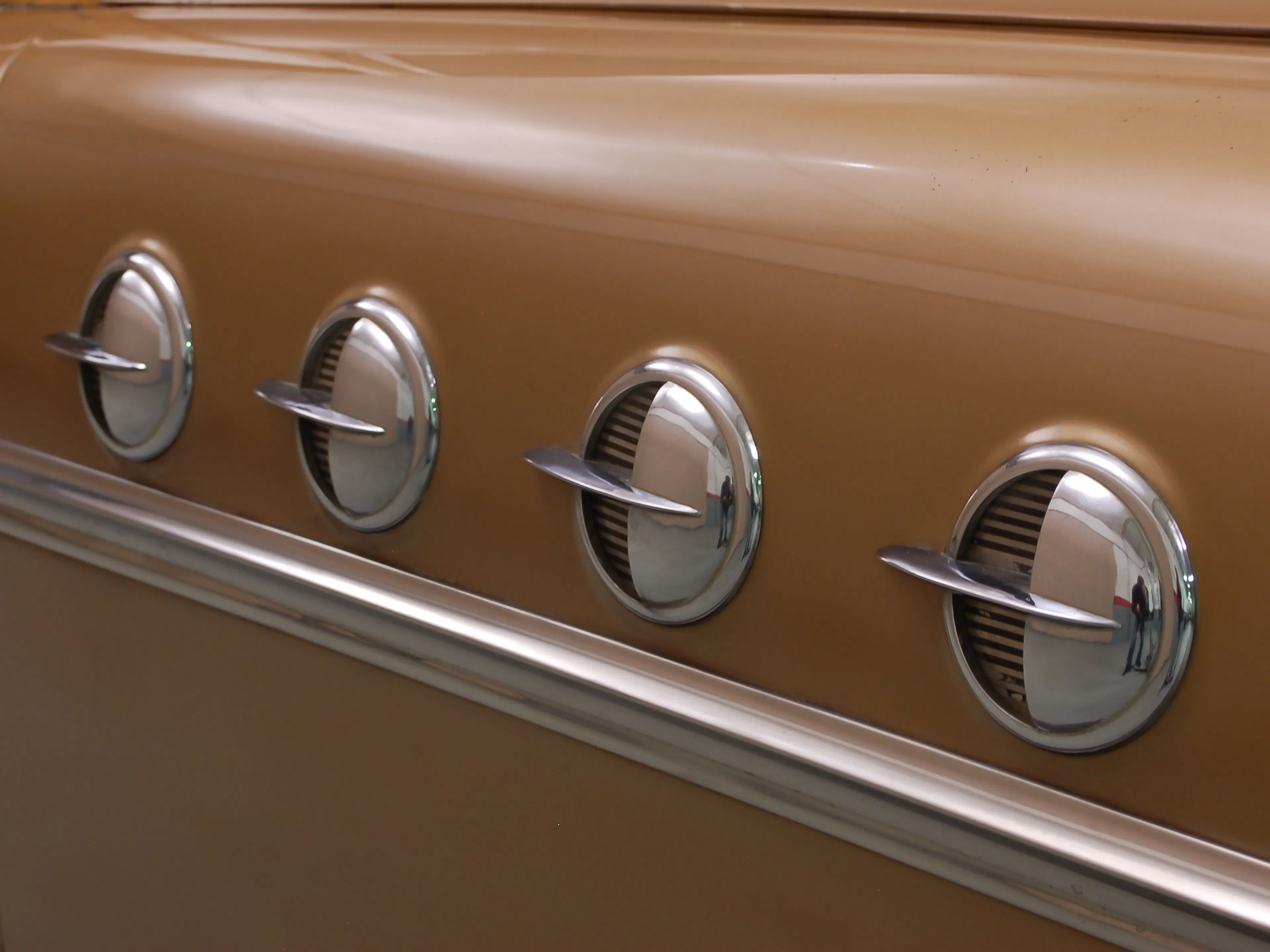 1952 Buick Roadmaster Model 79R 4dr Estate Wagon Courtesy of Hyman Ltd.