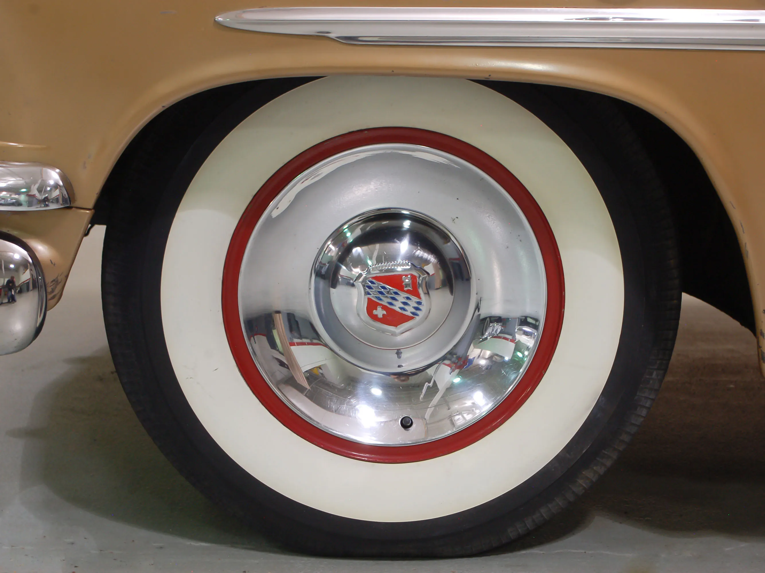 1952 Buick Roadmaster Model 79R 4dr Estate Wagon Courtesy of Hyman Ltd.