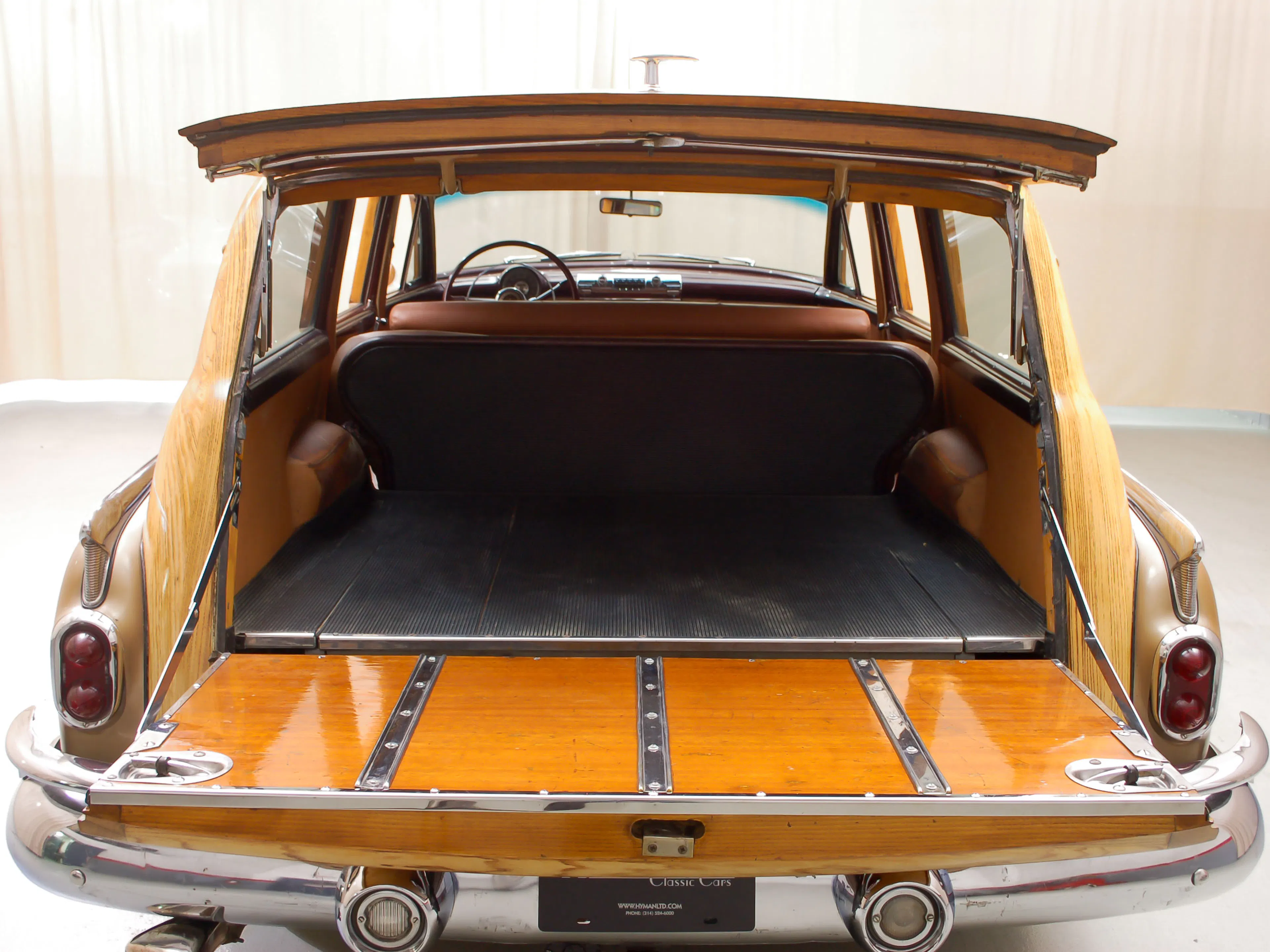 1952 Buick Roadmaster Model 79R 4dr Estate Wagon Courtesy of Hyman Ltd.