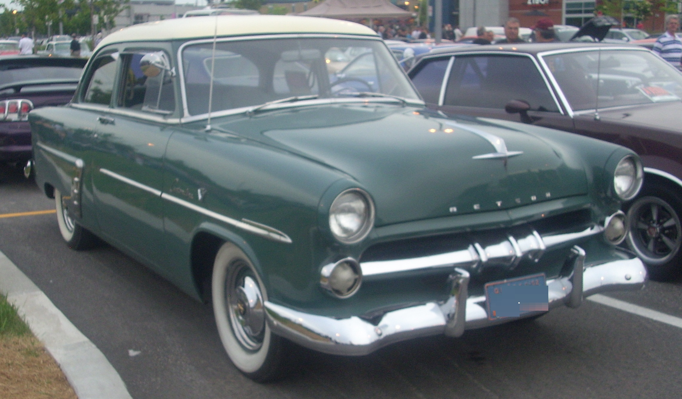 1952 ford customline country sedan