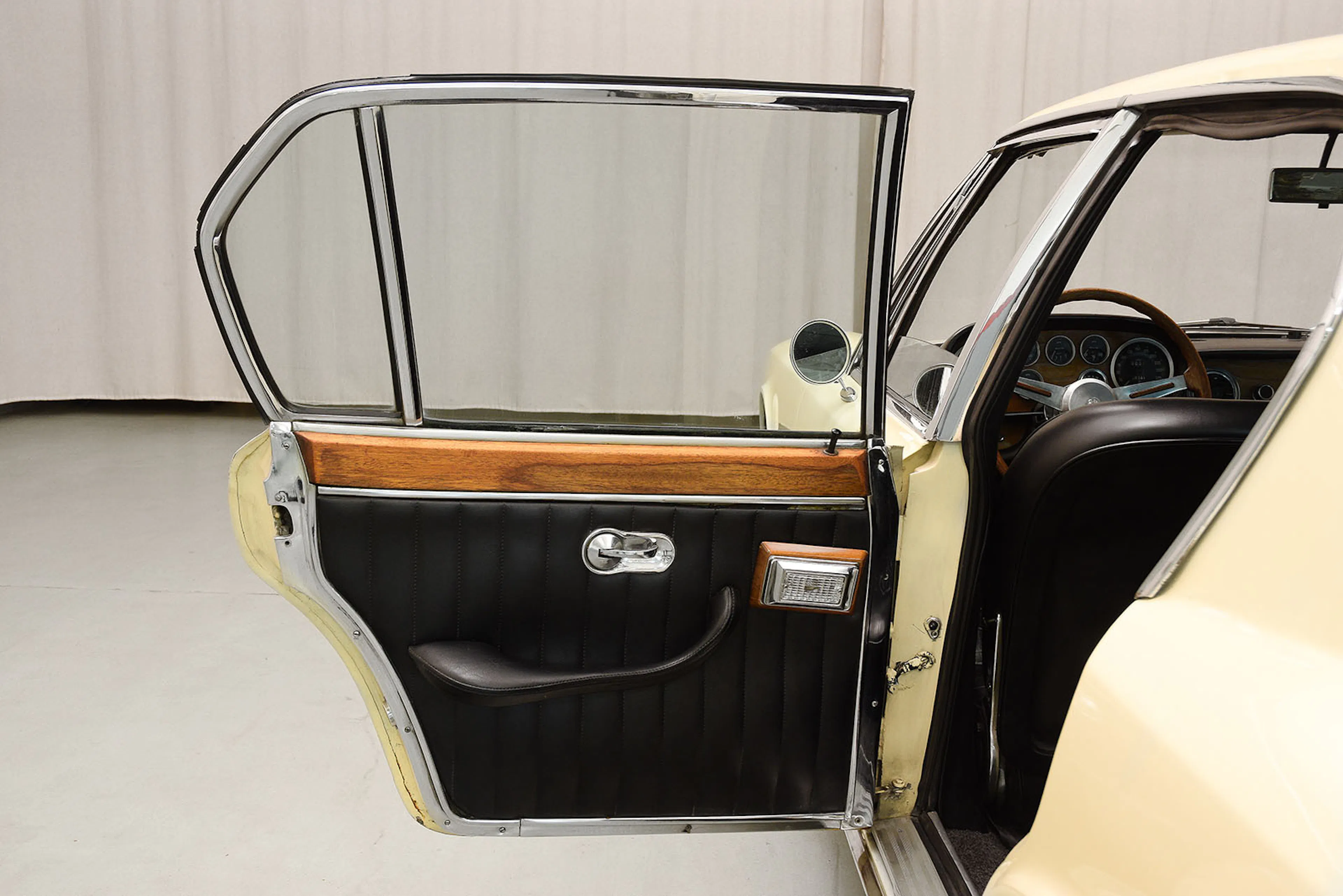 1967 Maserati Quattroporte 4dr Sedan Courtesy of Hyman Ltd.