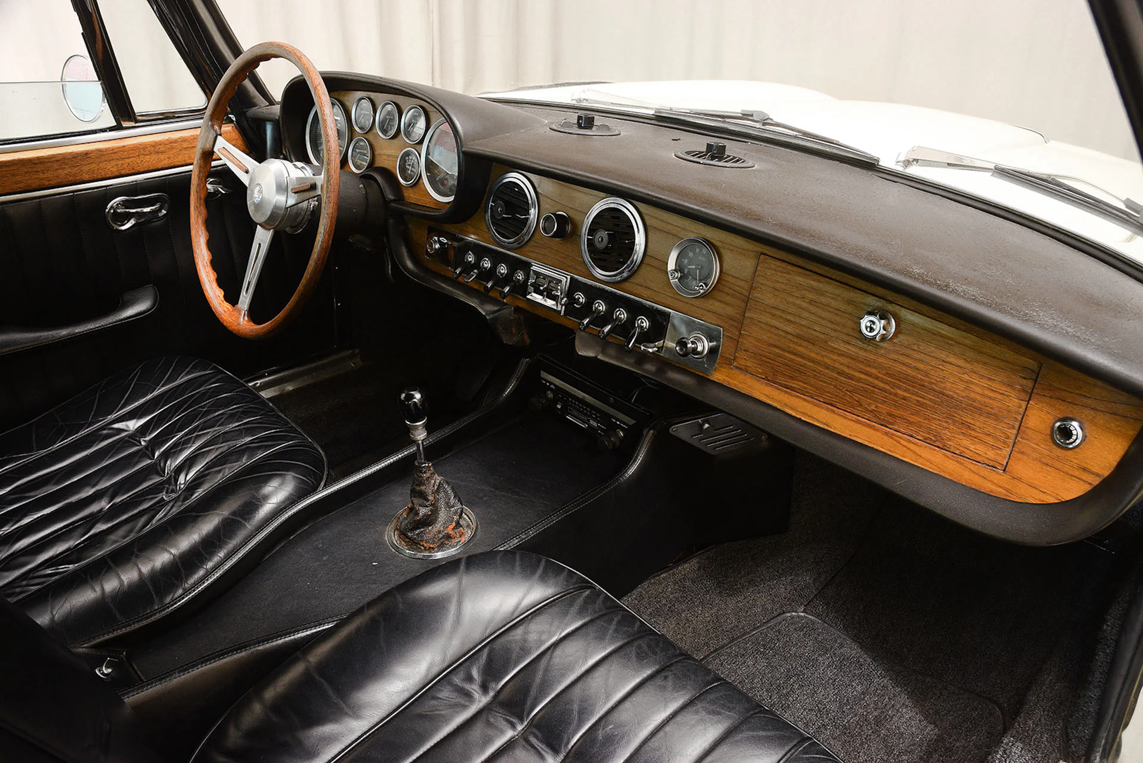 1967 Maserati Quattroporte 4dr Sedan Courtesy of Hyman Ltd.