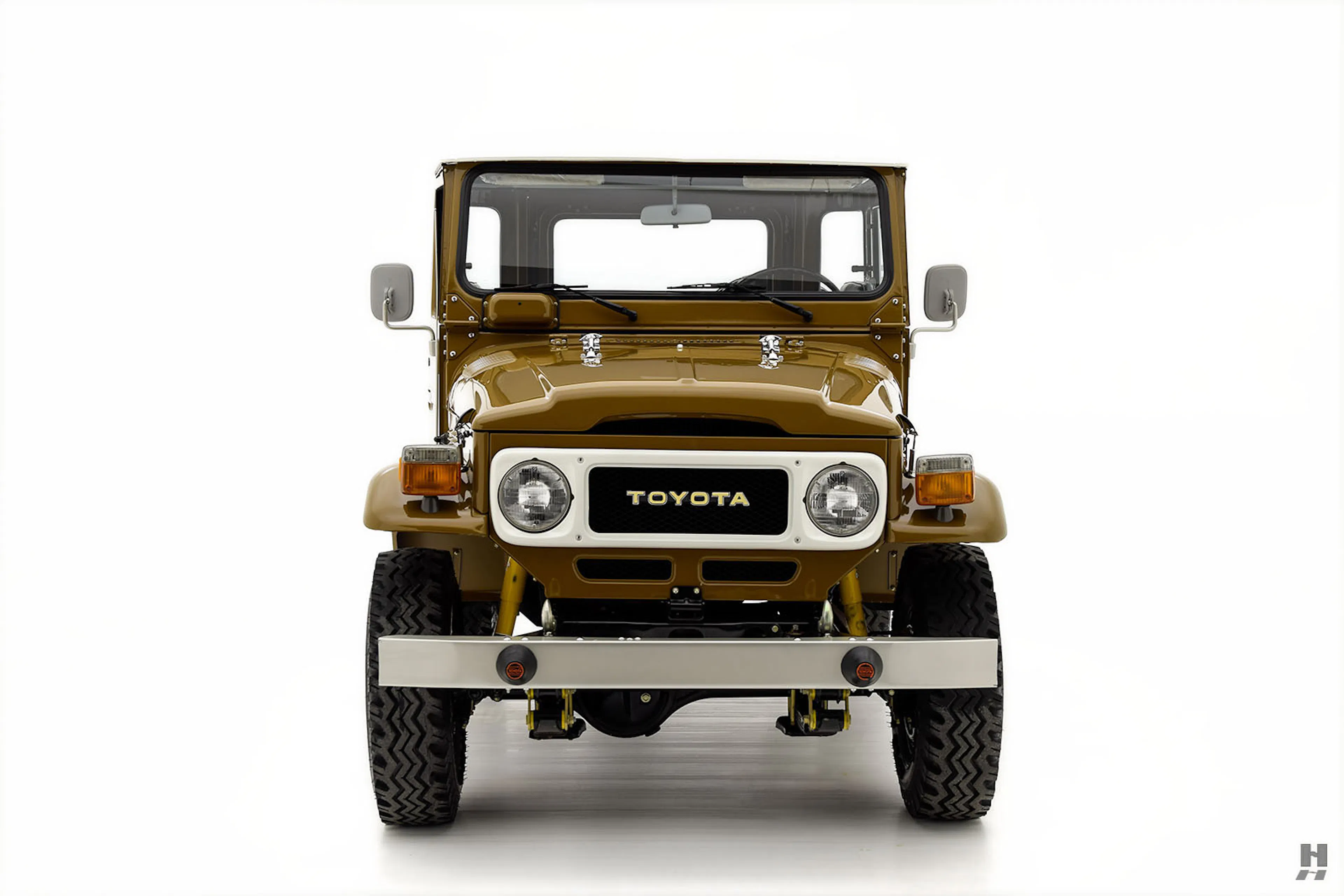 1981 Toyota Land Cruiser FJ40V 2dr Hardtop 4x4 Courtesy of Hyman Ltd.
