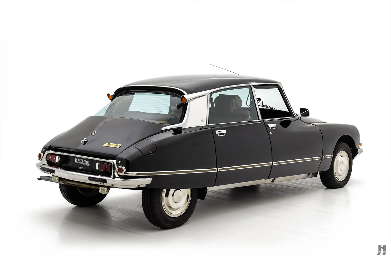 1972 Citroën DS21 Pallas 4dr Sedan Courtesy of Hyman Ltd.