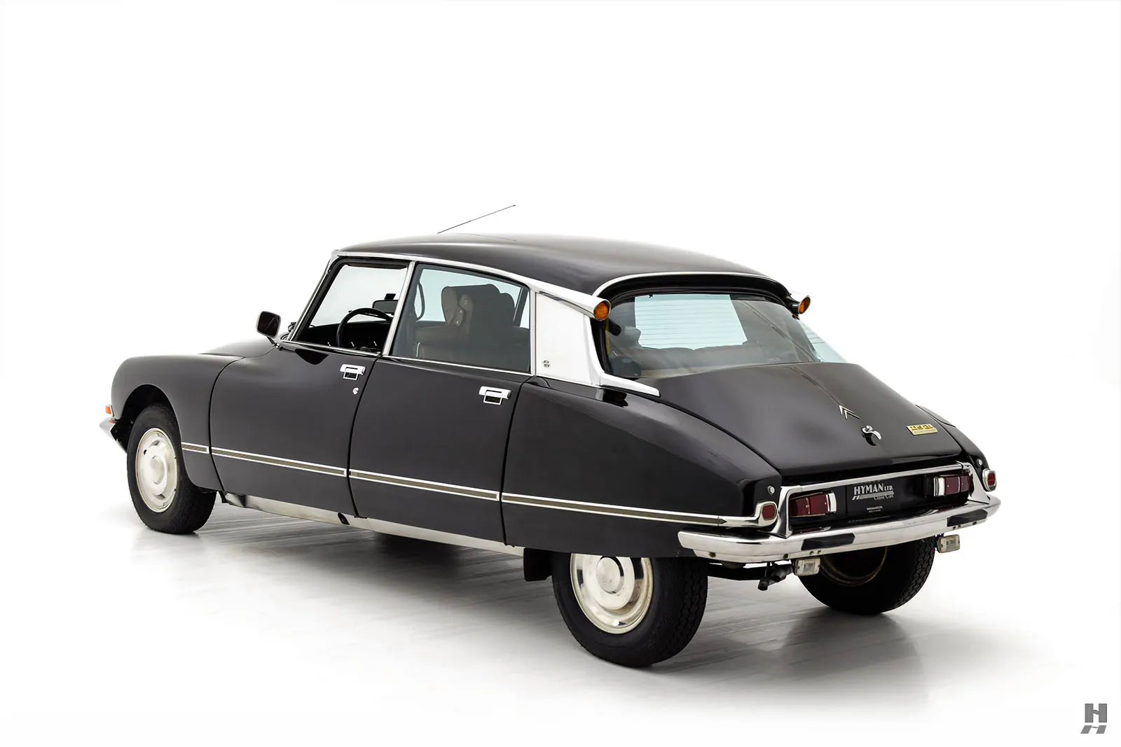 1972 Citroën DS21 Pallas 4dr Sedan Courtesy of Hyman Ltd.