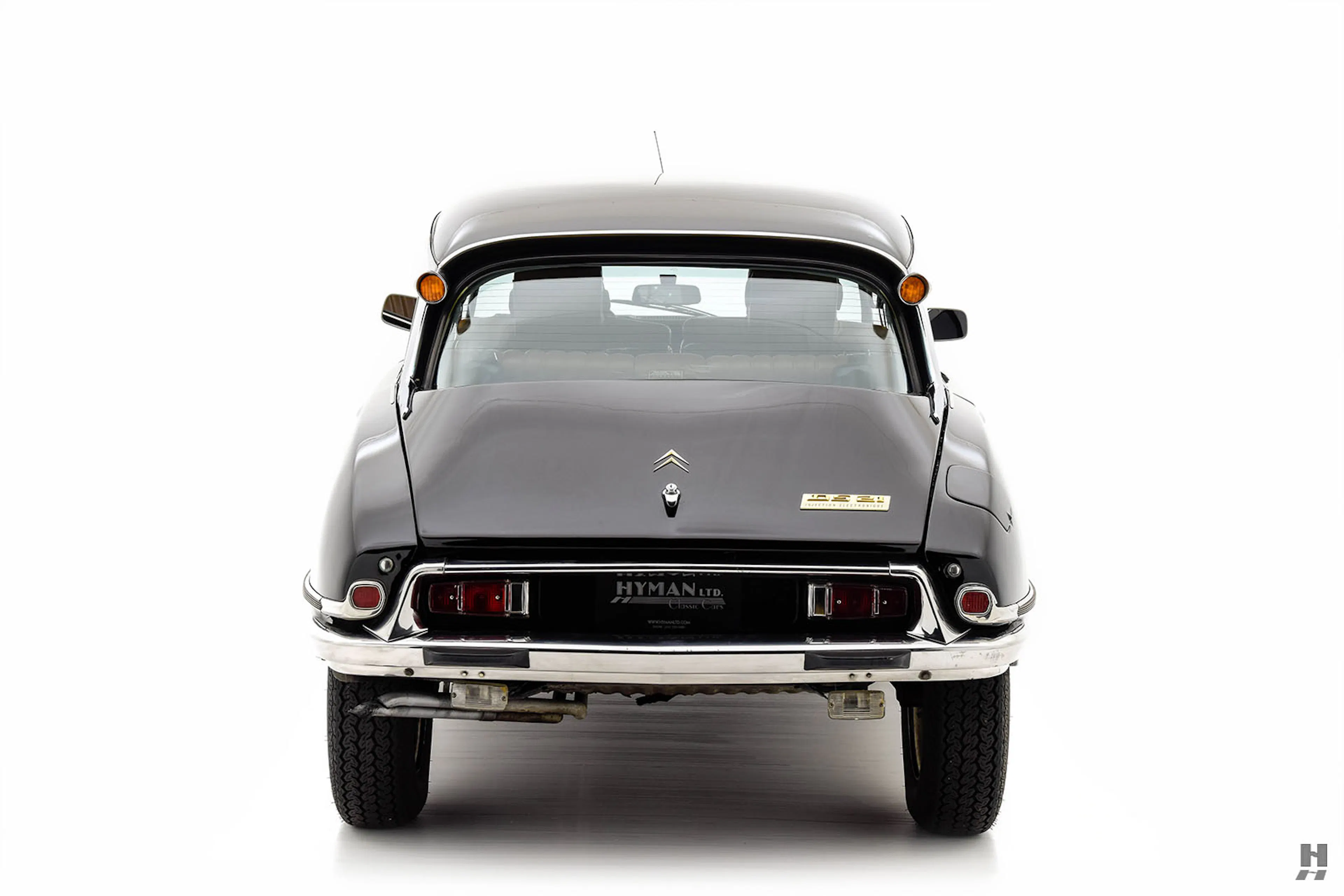 1972 Citroën DS21 Pallas 4dr Sedan Courtesy of Hyman Ltd.