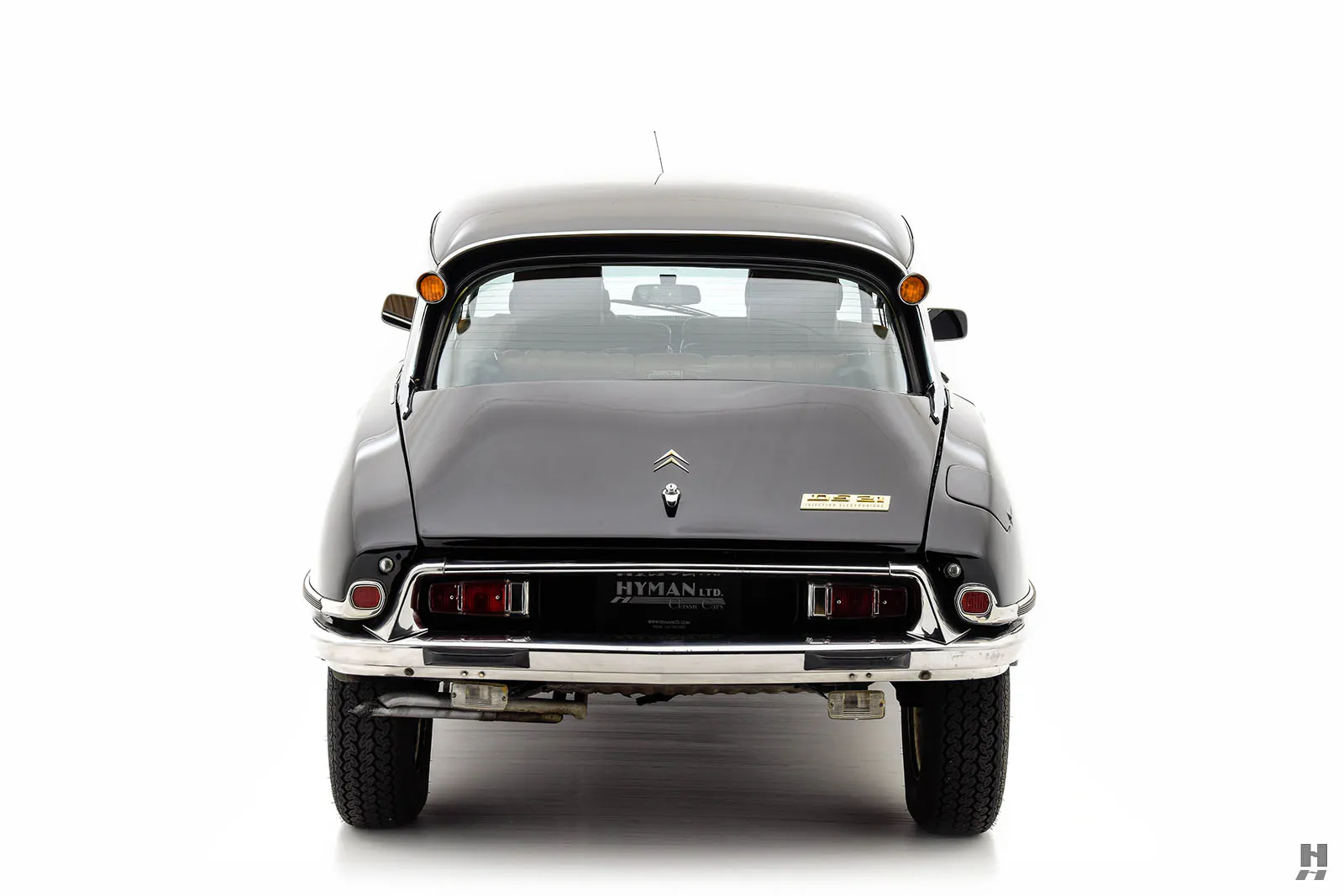 1972 Citroën DS21 Pallas 4dr Sedan Courtesy of Hyman Ltd.