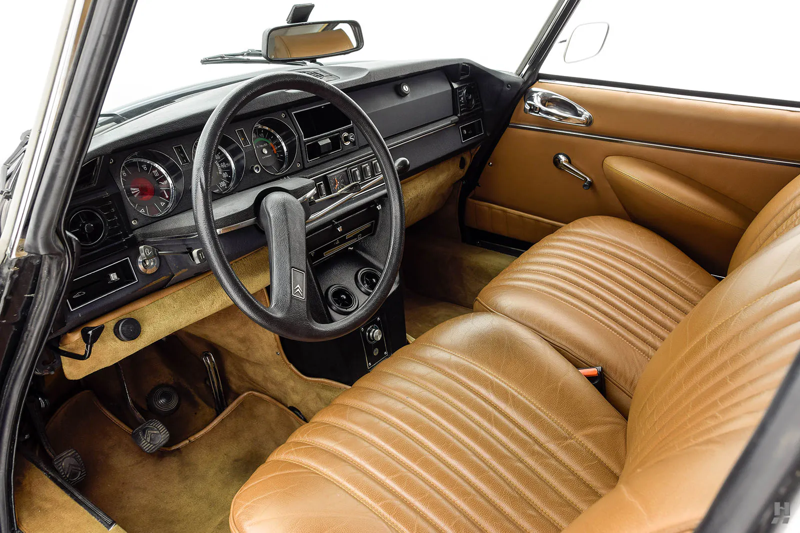 1972 Citroën DS21 Pallas 4dr Sedan Courtesy of Hyman Ltd.