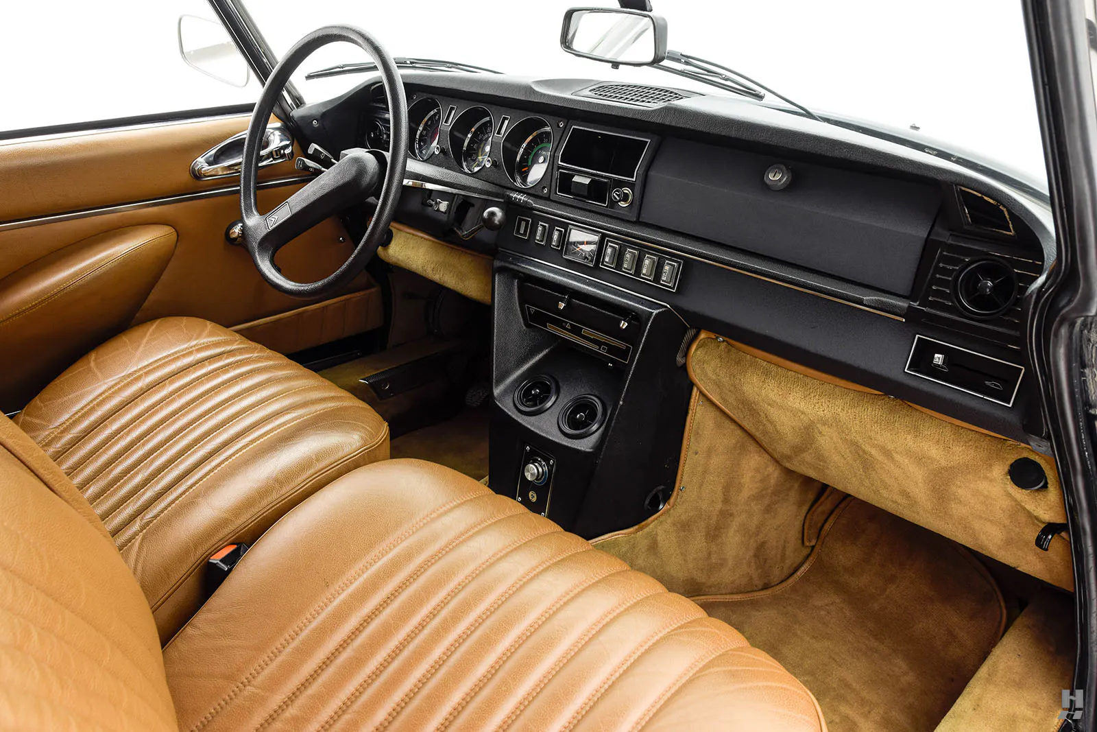 1972 Citroën DS21 Pallas 4dr Sedan Courtesy of Hyman Ltd.