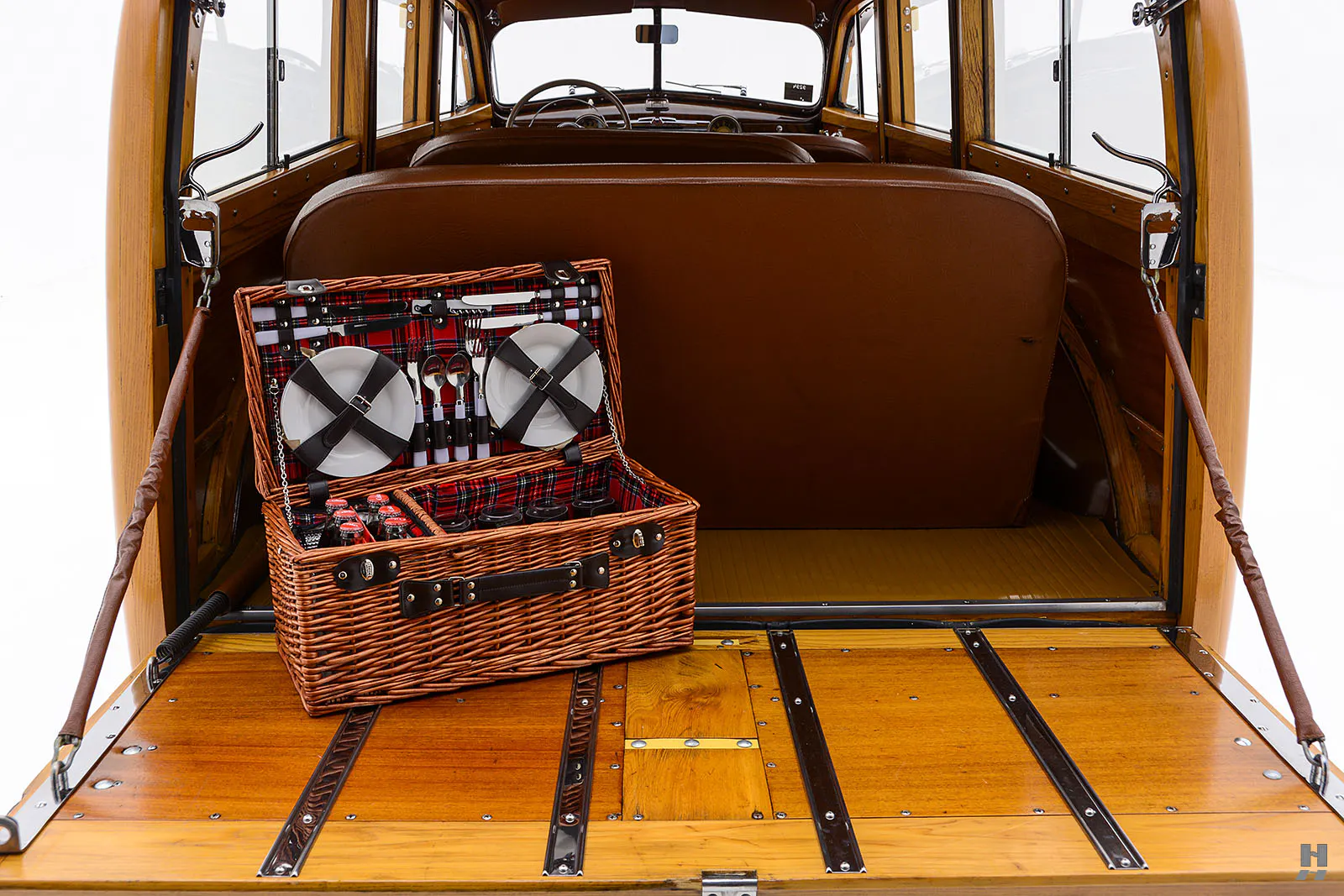 1948 Chevrolet Fleetmaster 4dr Station Wagon Courtesy of Hyman Ltd.