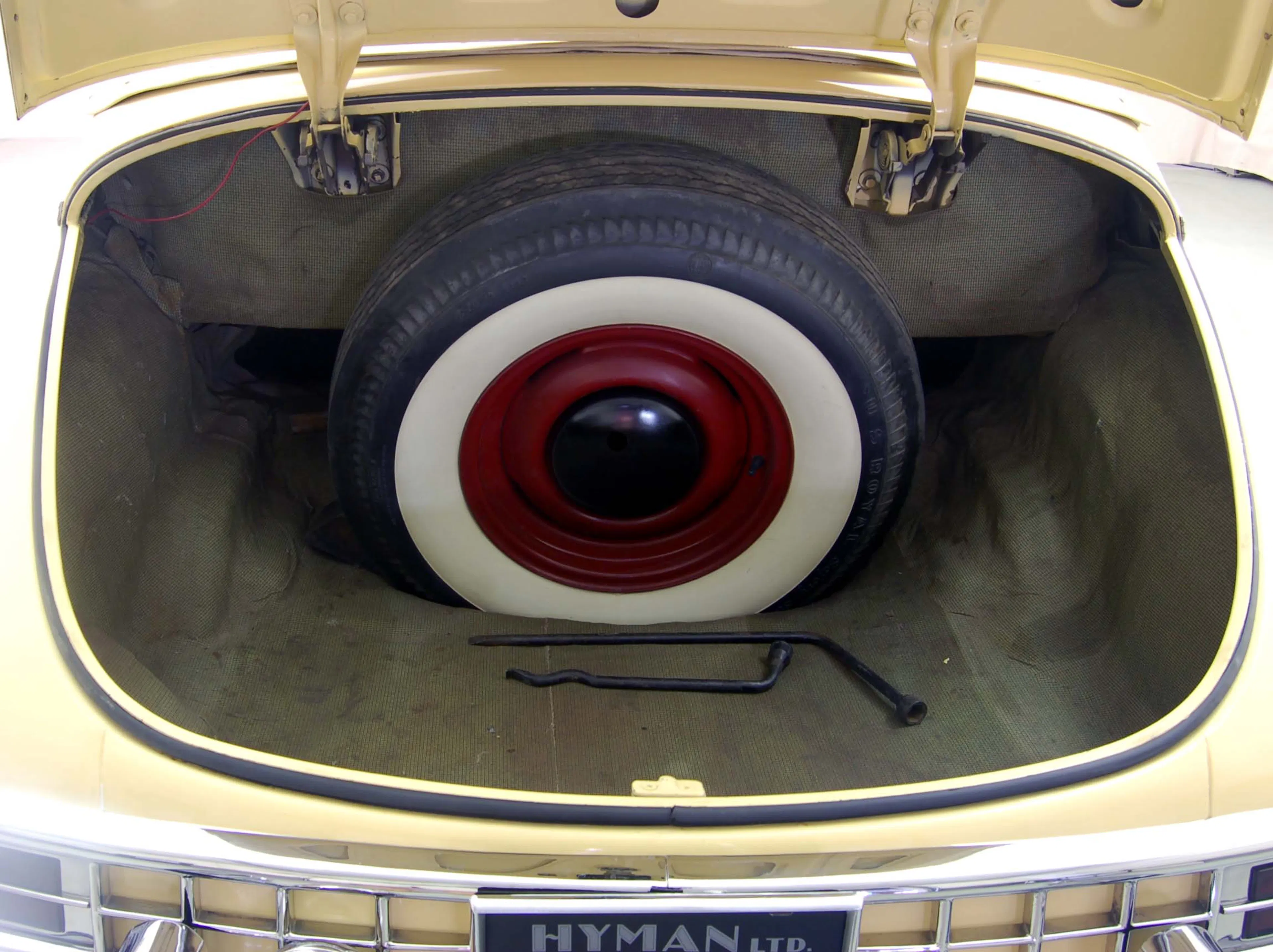 1948 Packard Custom Eight Victoria-22nd Series