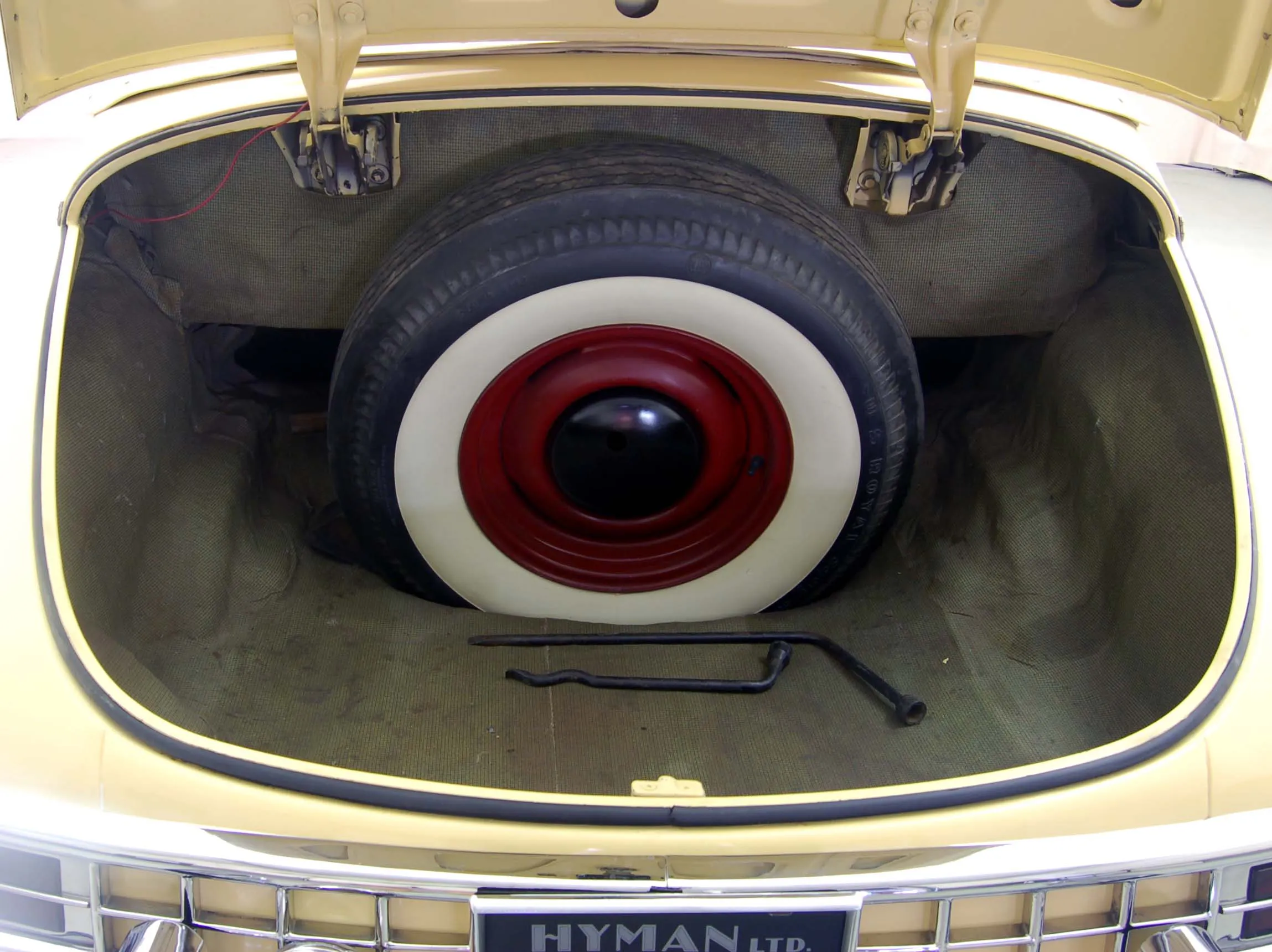 1948 Packard Custom Eight Victoria-22nd Series