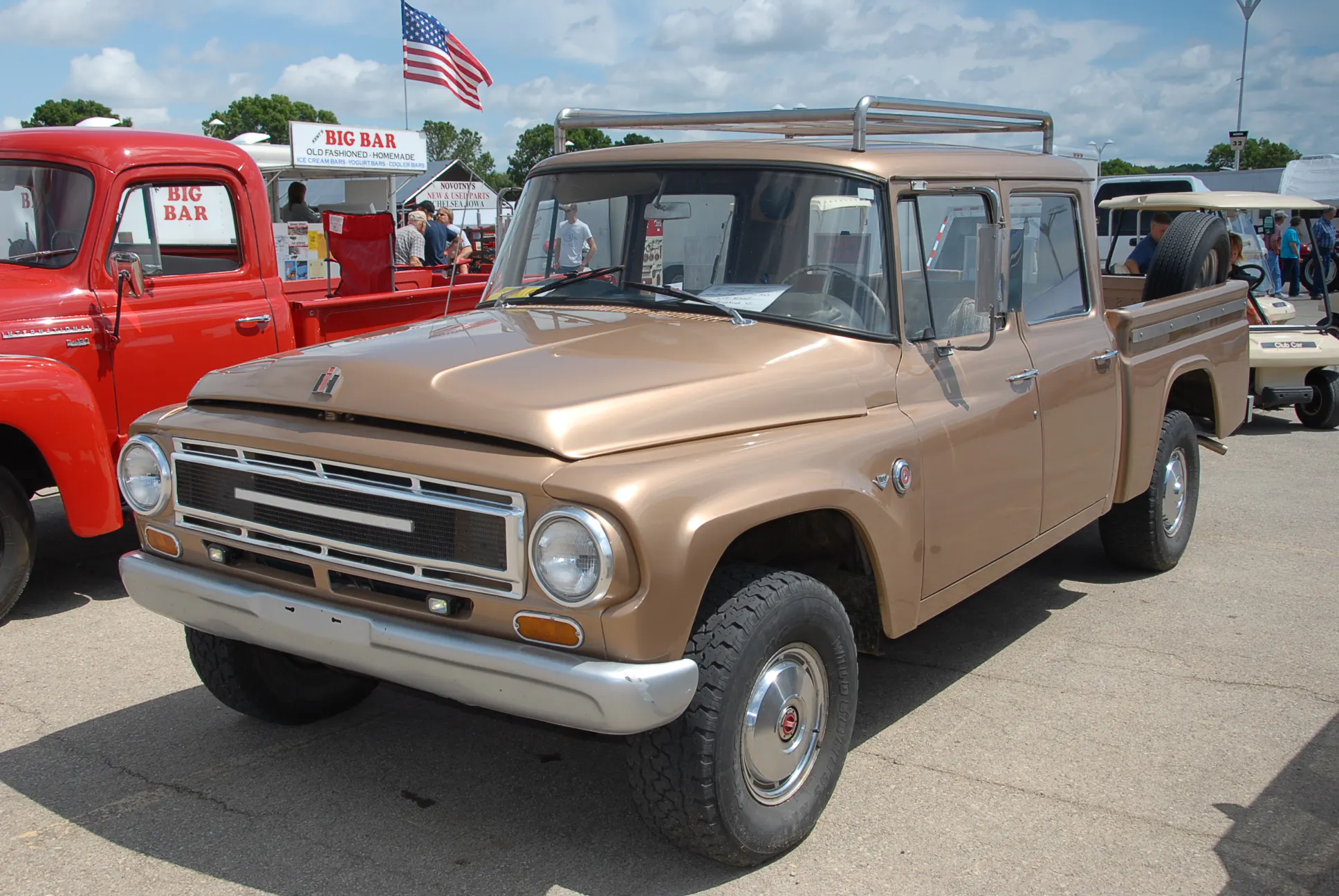 1967 International (IHC) 100B Travelette Bonus Load Pickup