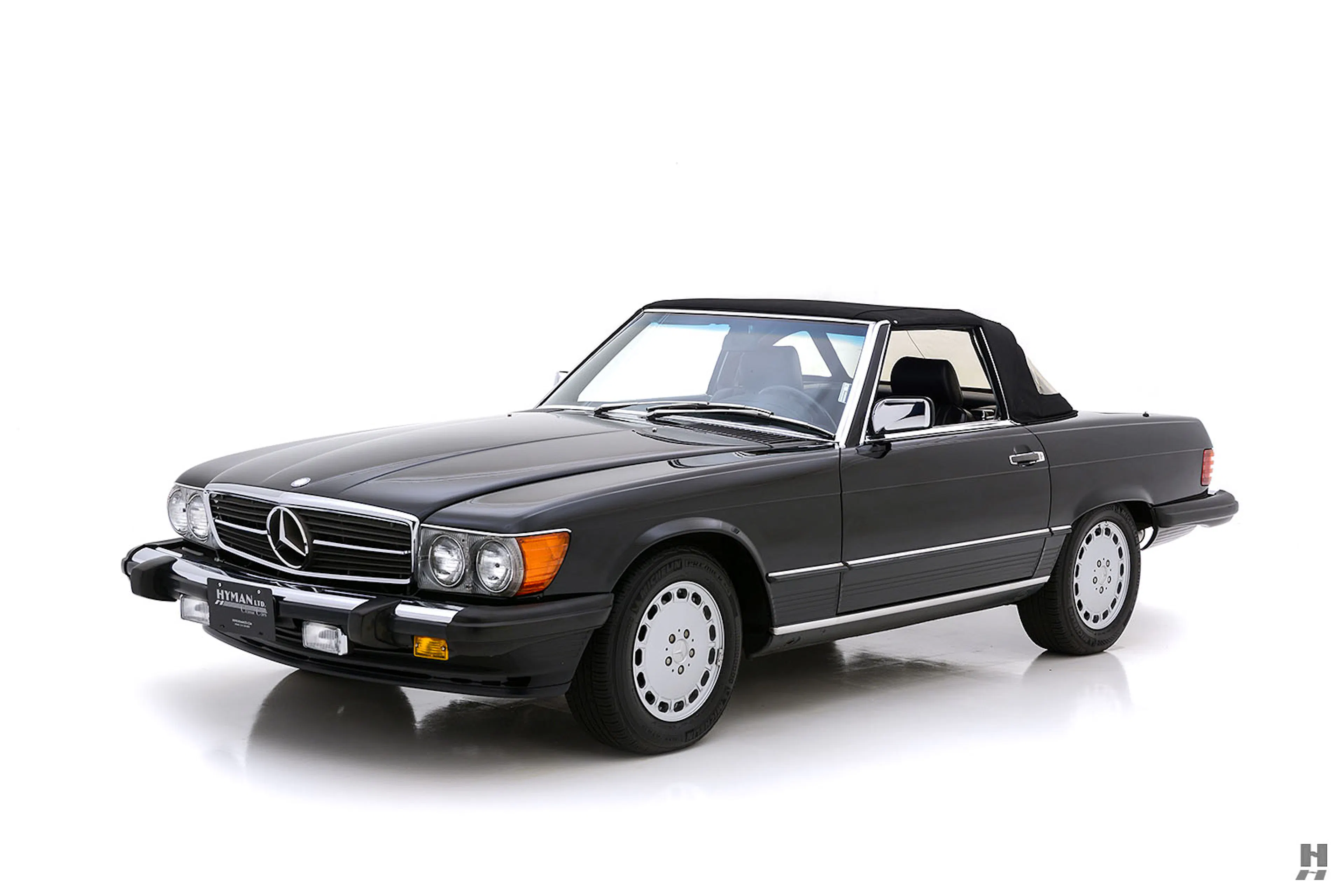 1989 Mercedes-Benz 560SL 2dr Roadster Courtesy of Hyman Ltd.