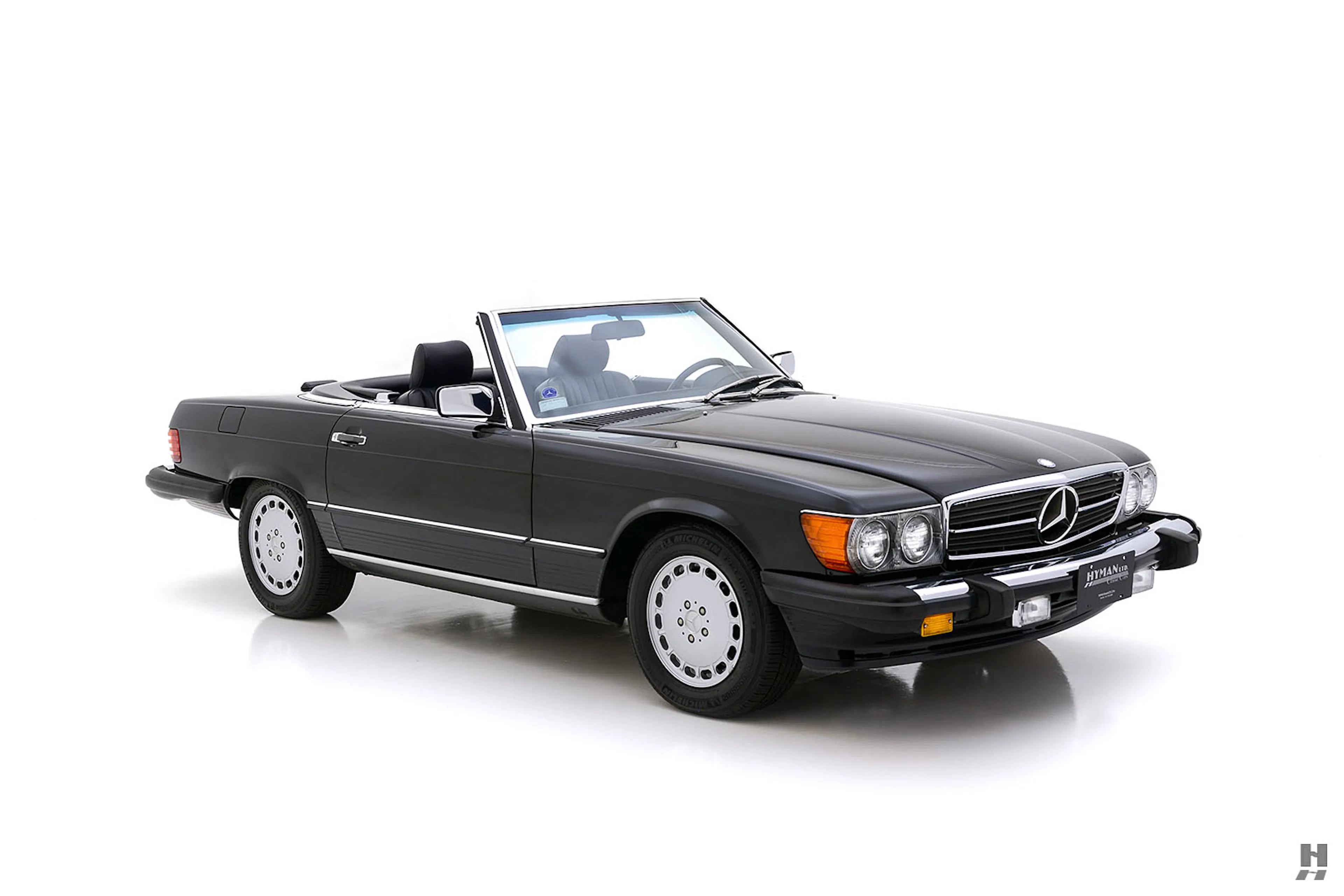 1989 Mercedes-Benz 560SL 2dr Roadster Courtesy of Hyman Ltd.