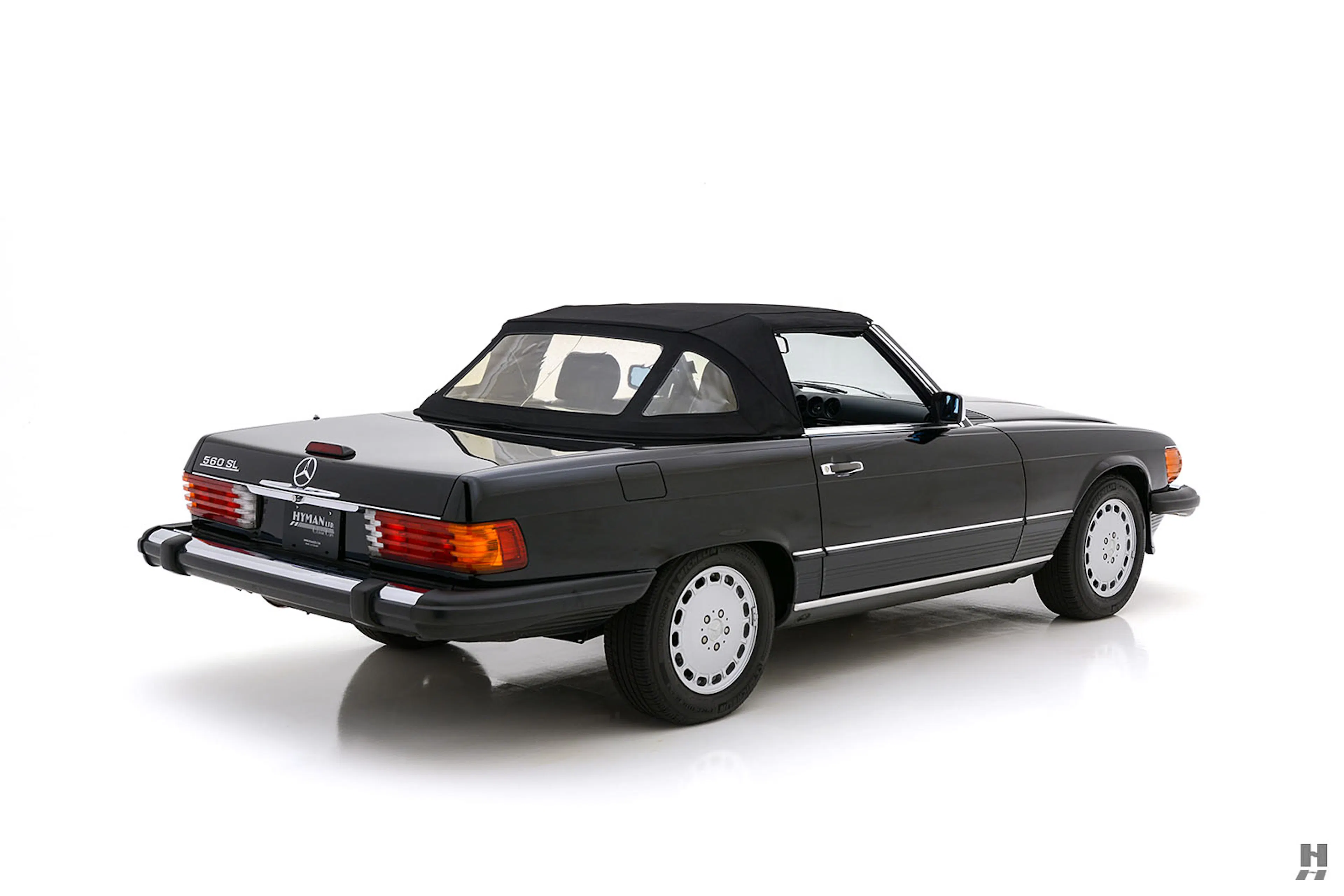 1989 Mercedes-Benz 560SL 2dr Roadster Courtesy of Hyman Ltd.