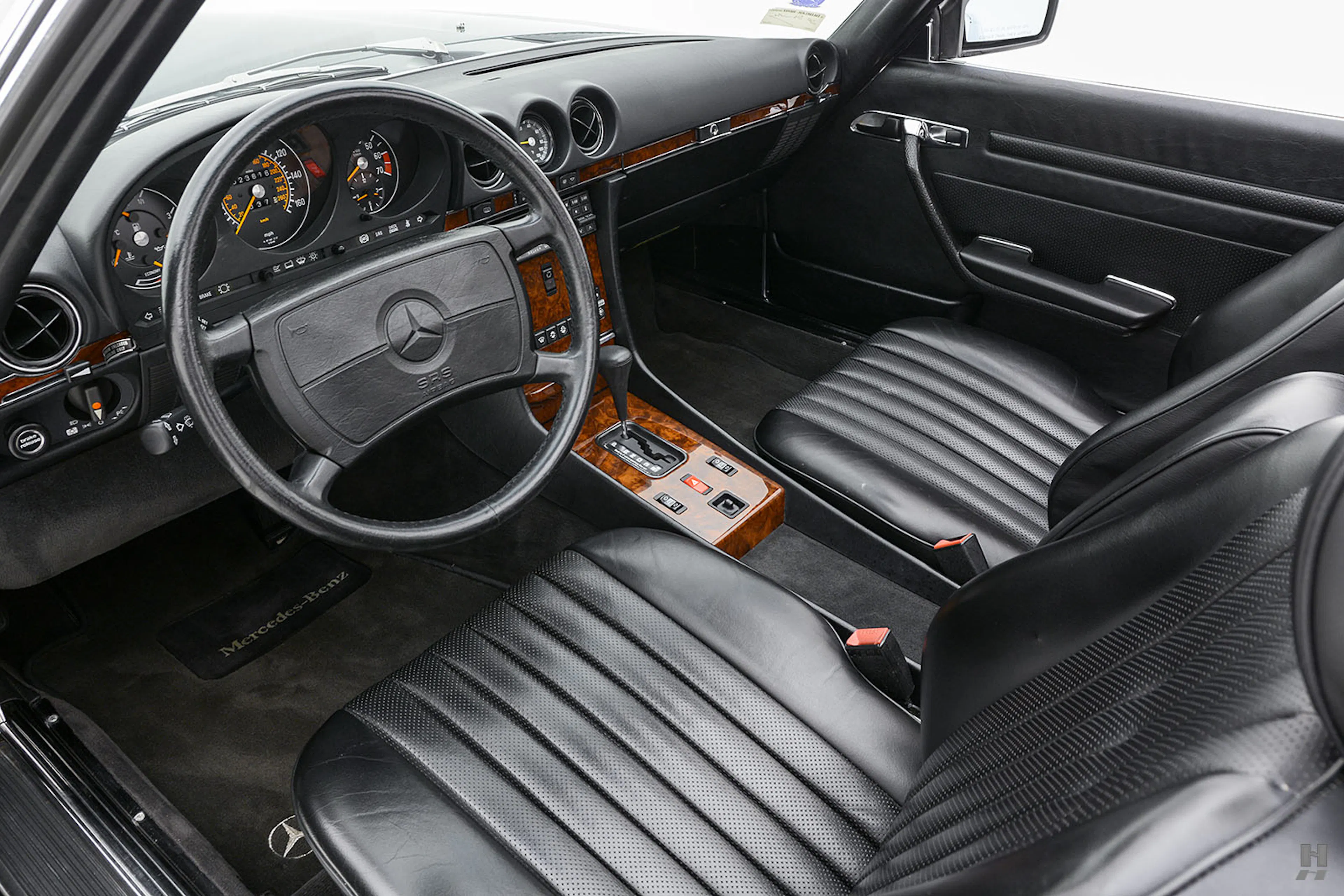 1989 Mercedes-Benz 560SL 2dr Roadster Courtesy of Hyman Ltd.