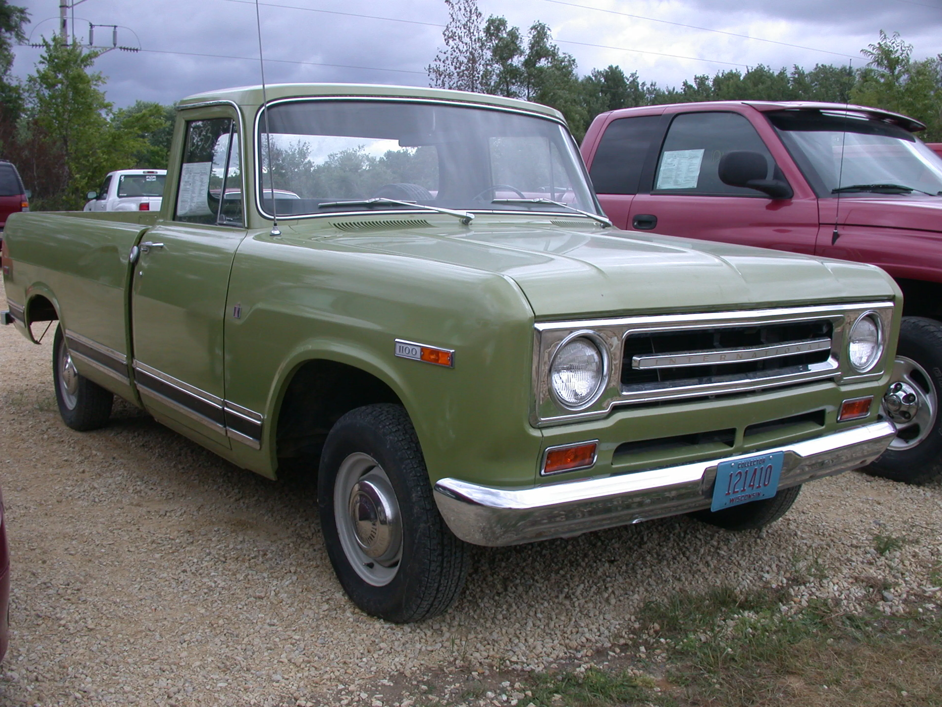 1970 International 1000D 1/2 Ton Bonus Load Pickup