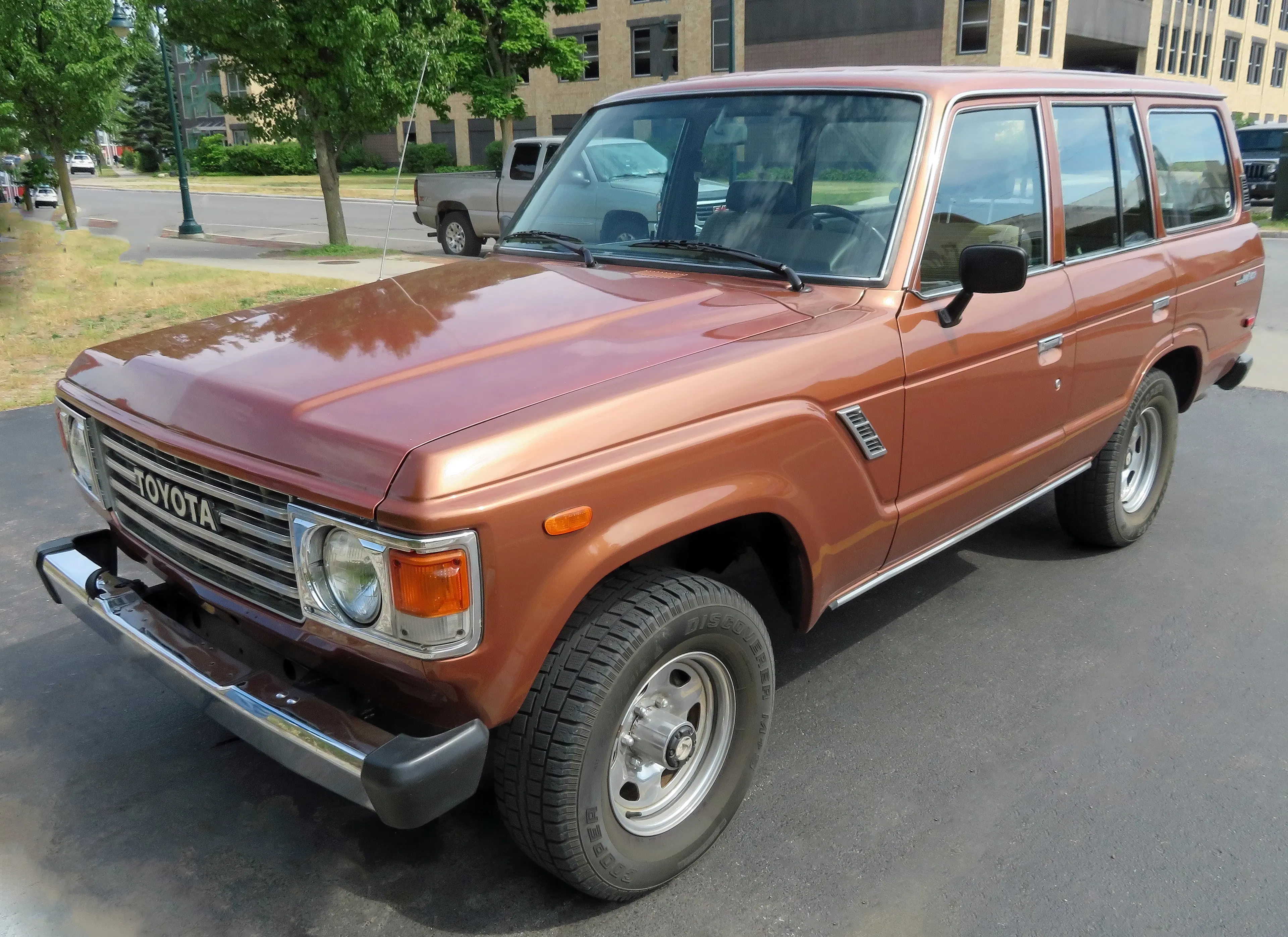 Toyota Land Cruiser Sport Utility Vehicle 4x4
