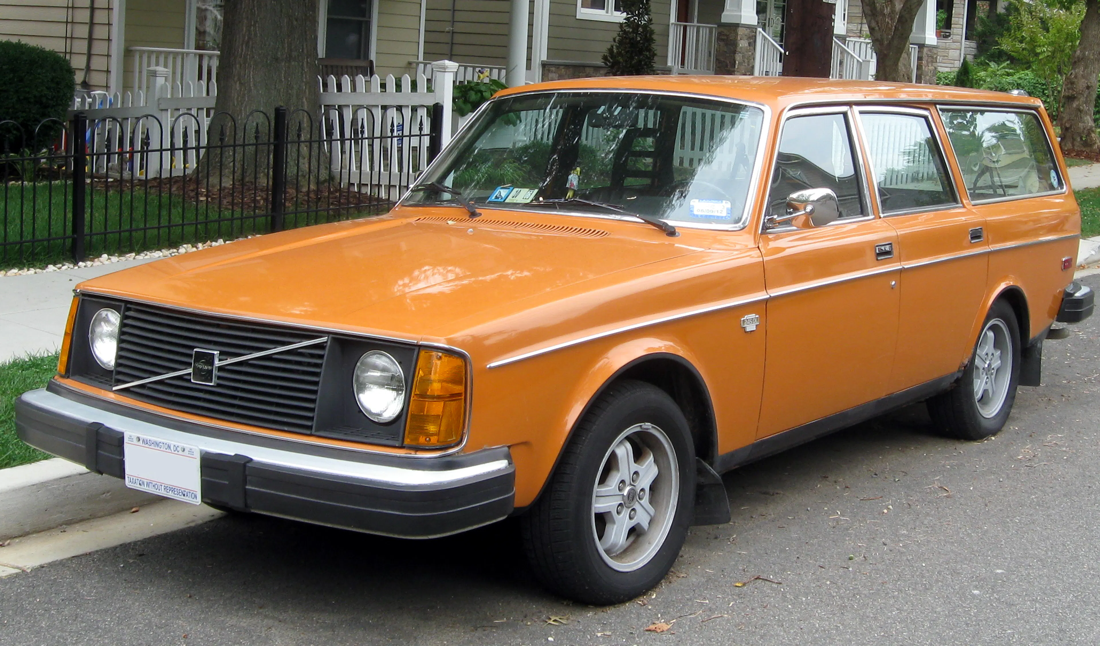 1975 Volvo 245 DL Station Wagon
